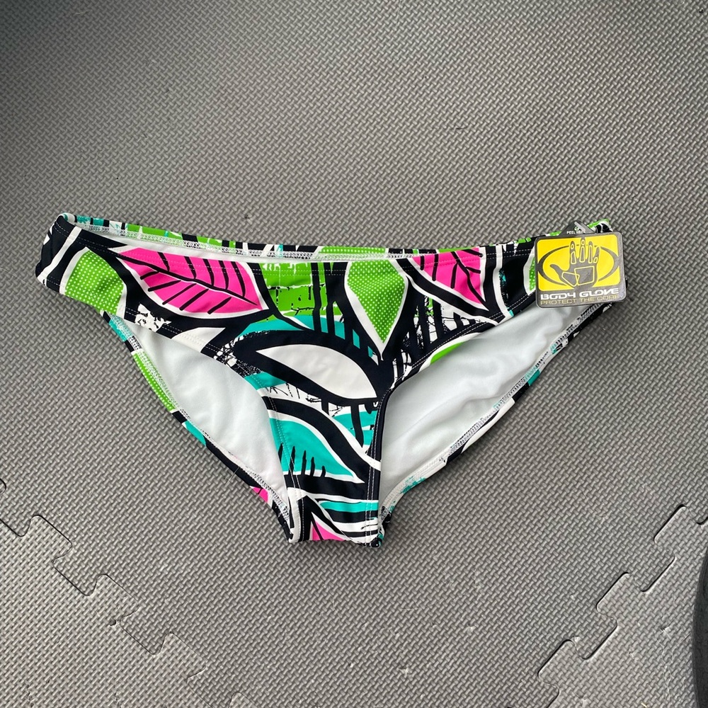 NWT Body Glove Bikini bottoms Size L